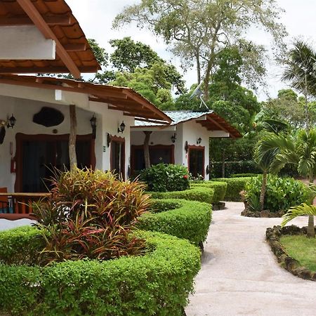 Piedras Blancas Lodge Puerto Ayora  Extérieur photo
